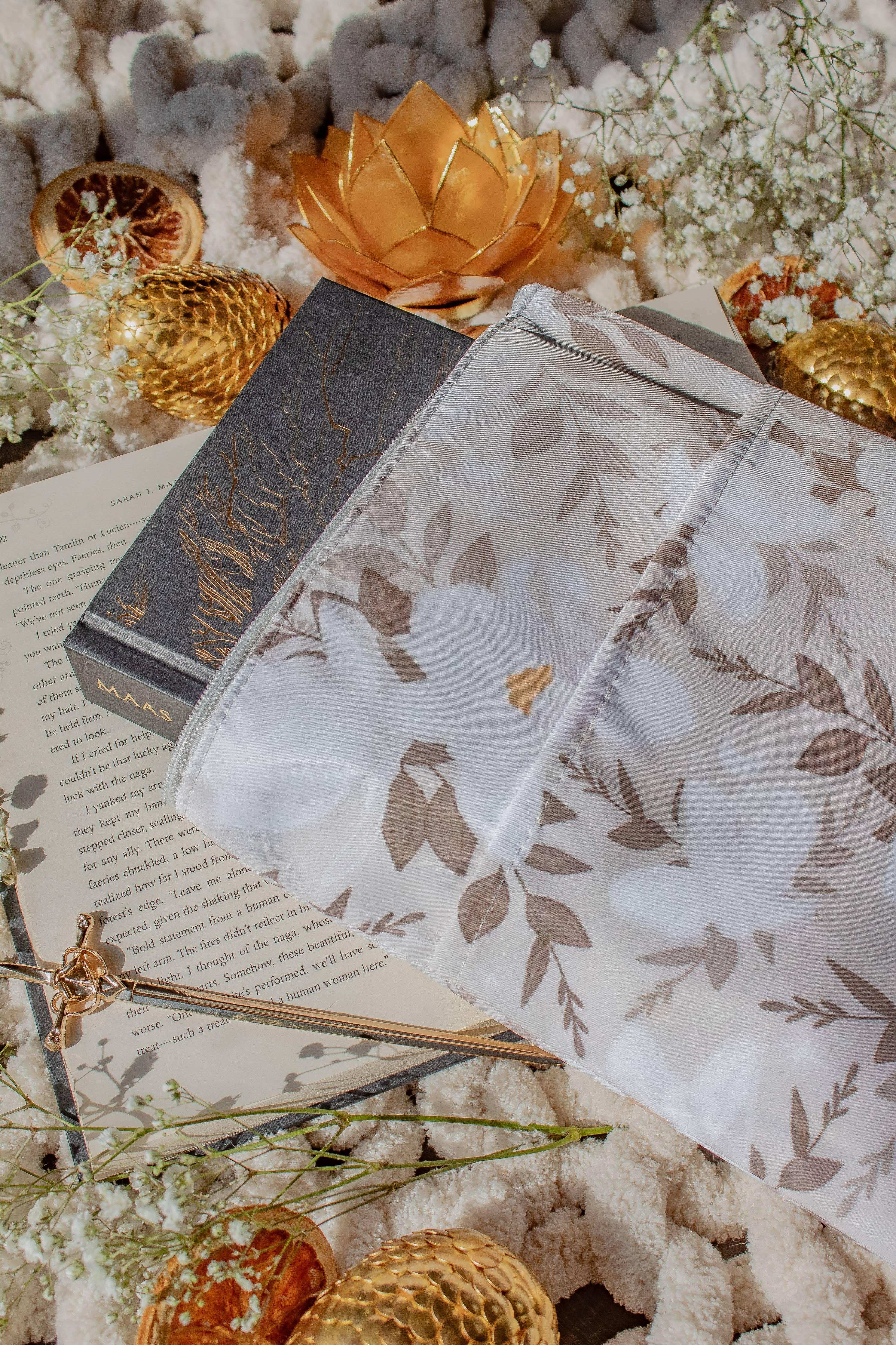 Water-Resistant Book / Tablet Sleeve | Magnolias